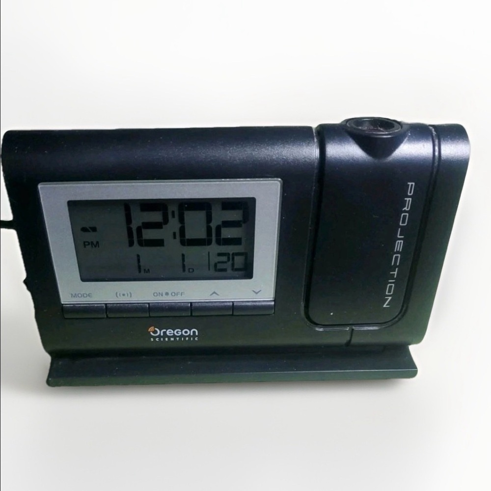 Oregon Scientific RM328PA Projection Atomic Alarm Clock & Thermometer